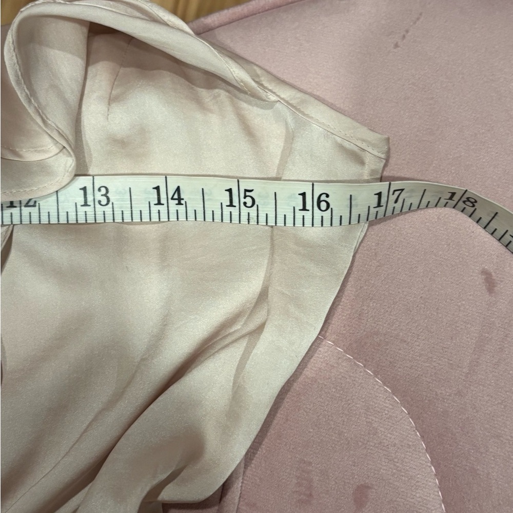 H&M Women's blush Ruffle Top - Picture 8 of 8